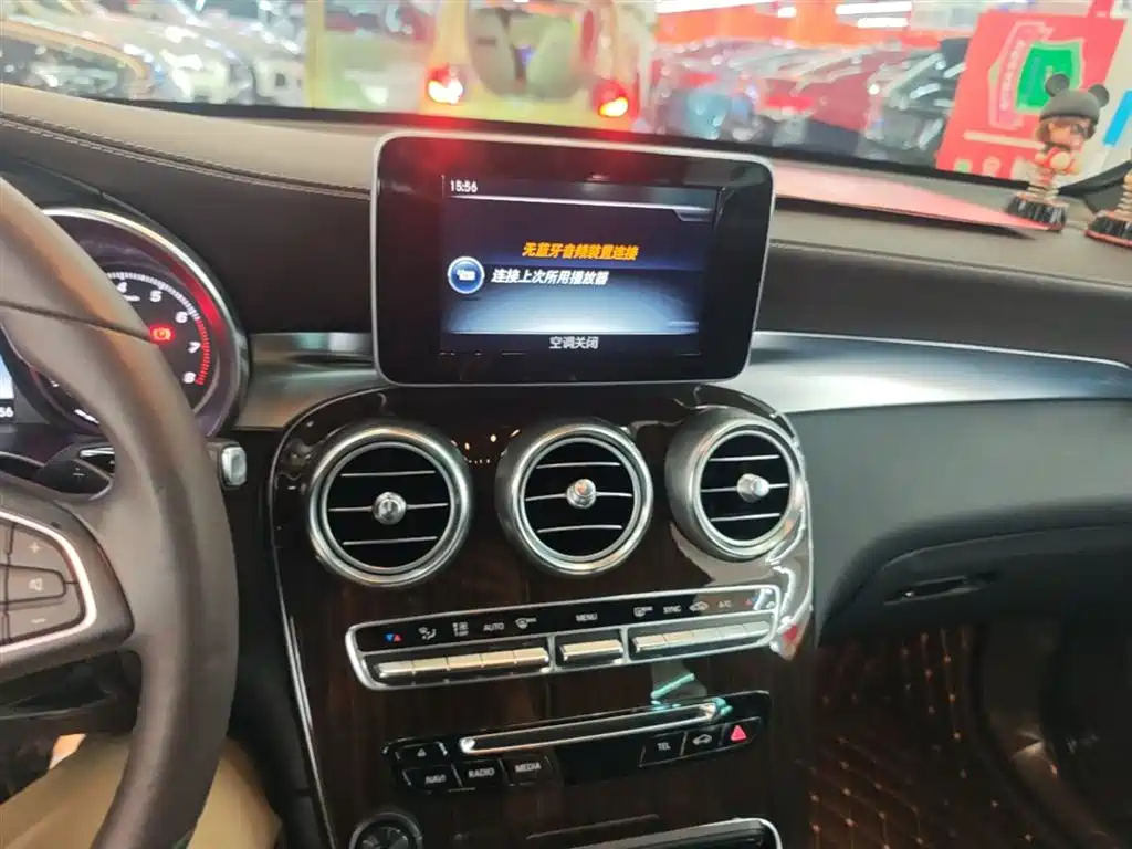 Mercedes-Benz GLC 2017 — фото 13