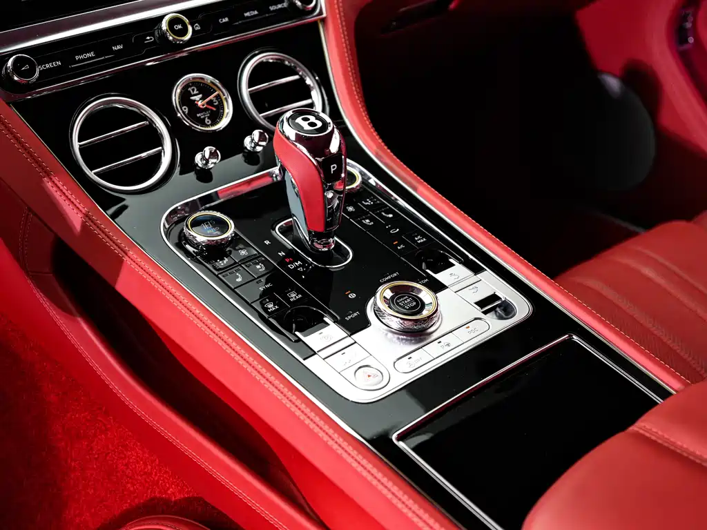 Bentley Continental 2021 — фото 9
