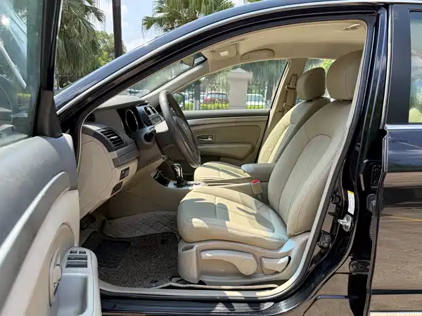 Dongfeng Fengshen A60 2014
