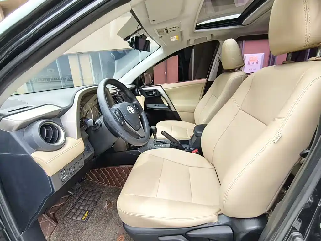 Toyota RAV4 2015 — фото 4