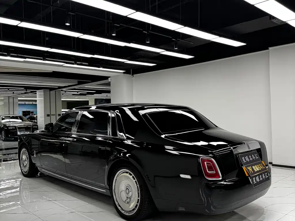 Rolls-Royce Phantom 2010 — фото 9