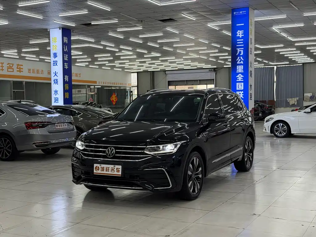Volkswagen Tiguan L 2024 — фото 1