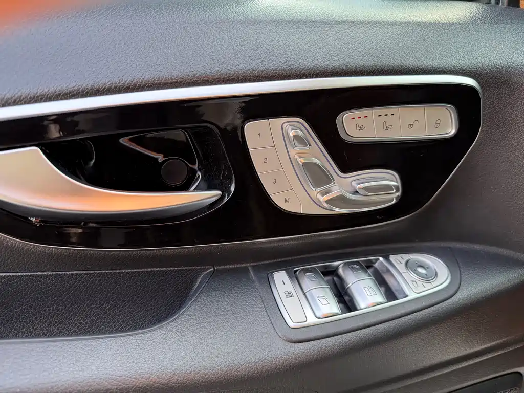 Mercedes-Benz Vito 2023 — фото 11