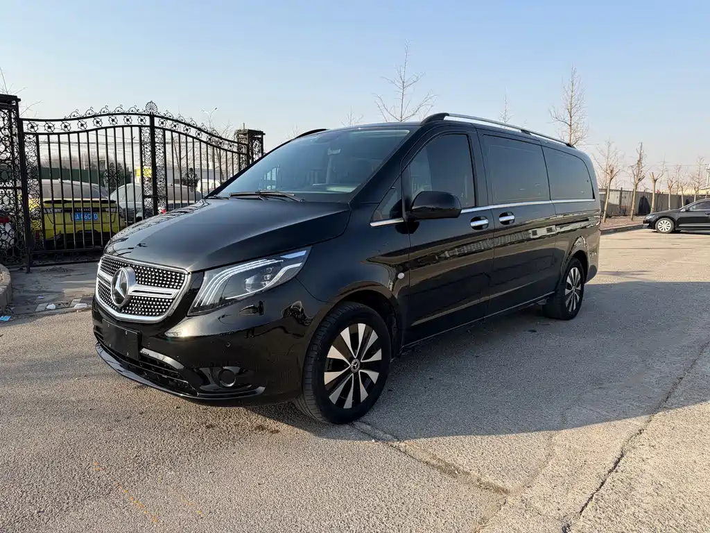 Mercedes-Benz Vito 2023 — фото 1