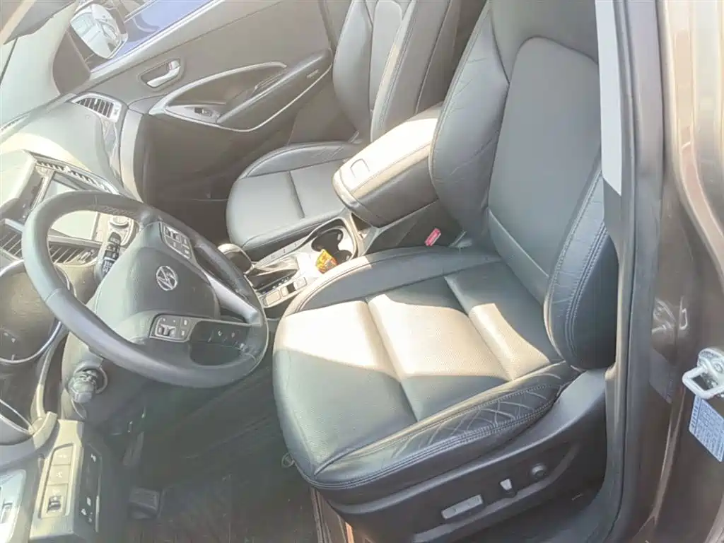 Hyundai Santa Fe 2015 — фото 15