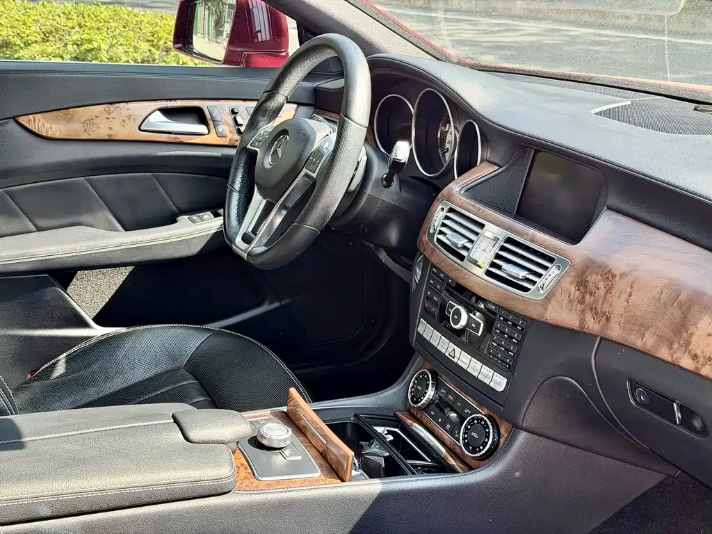 Mercedes-Benz CLS 2012 — фото 10