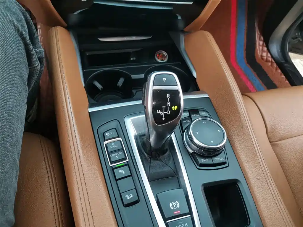 BMW X6 2015 — фото 10