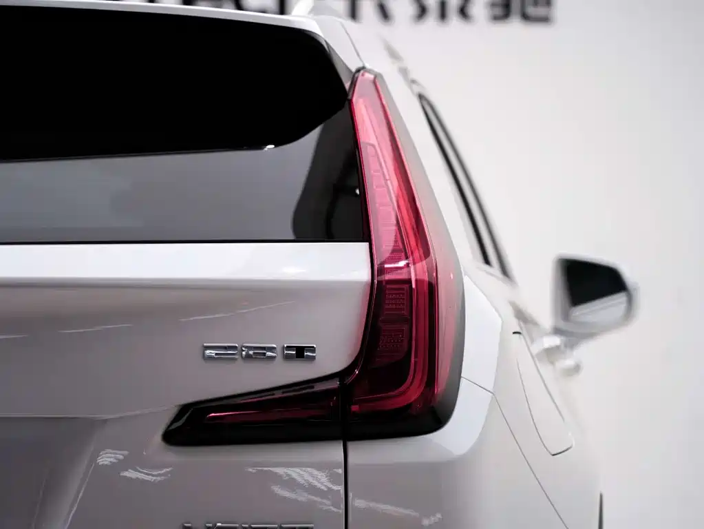Cadillac XT4 2021 — фото 23
