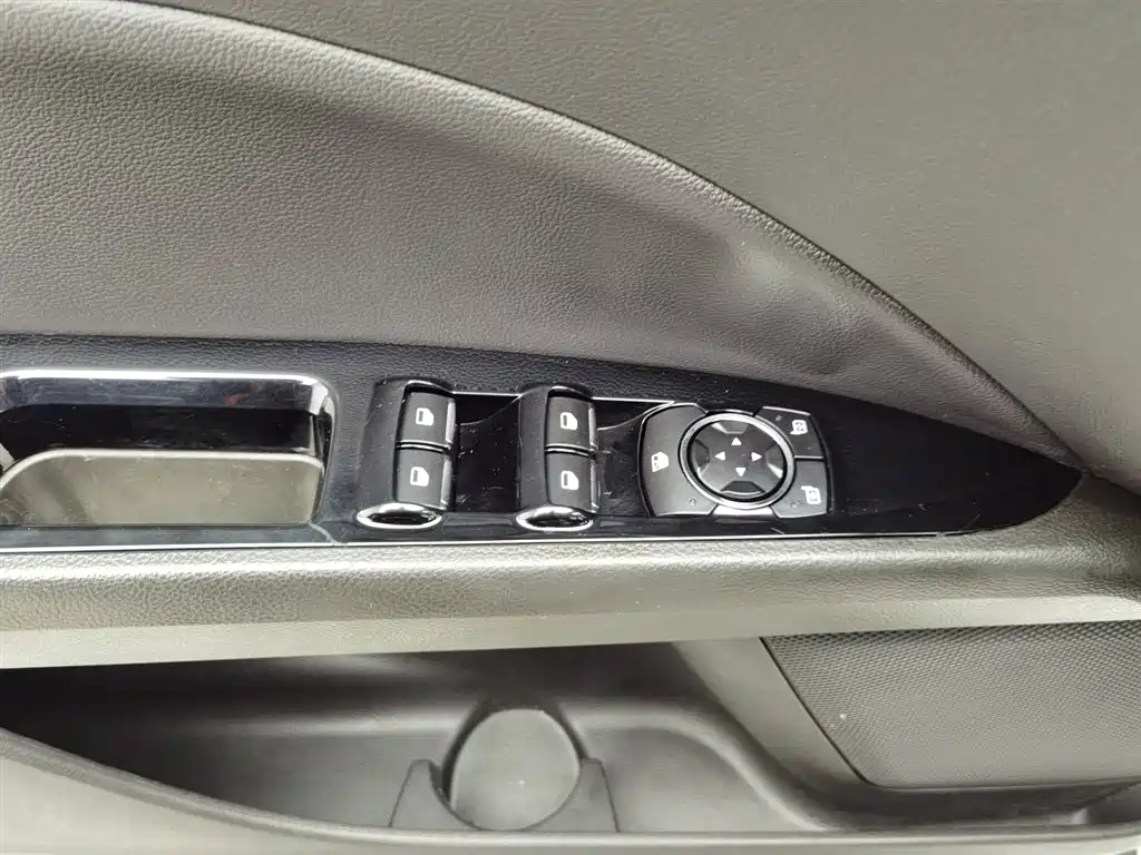 Ford Mondeo 2015 — фото 9