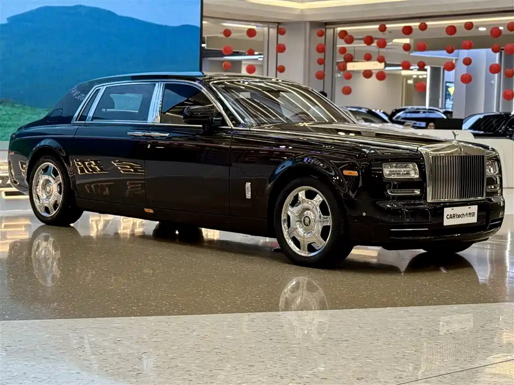 Rolls-Royce Phantom 2015 — фото 23