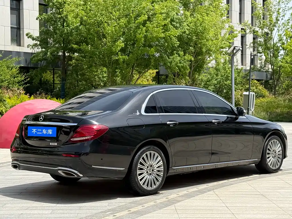 Mercedes-Benz E-Class 2020 — фото 35