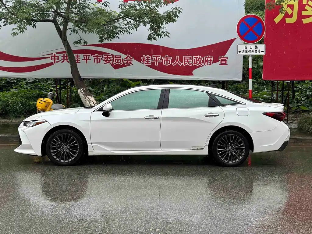Toyota Avalon 2019