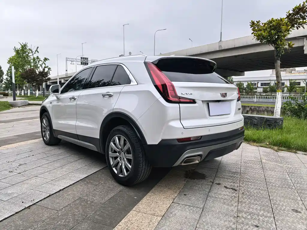 Cadillac XT4 2021 — фото 10
