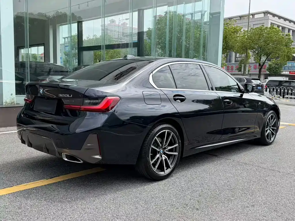 BMW 3 Series 2023 — фото 10