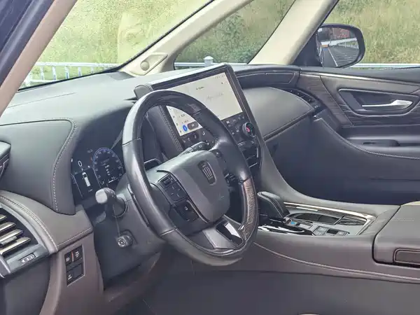 Toyota Vellfire 2024