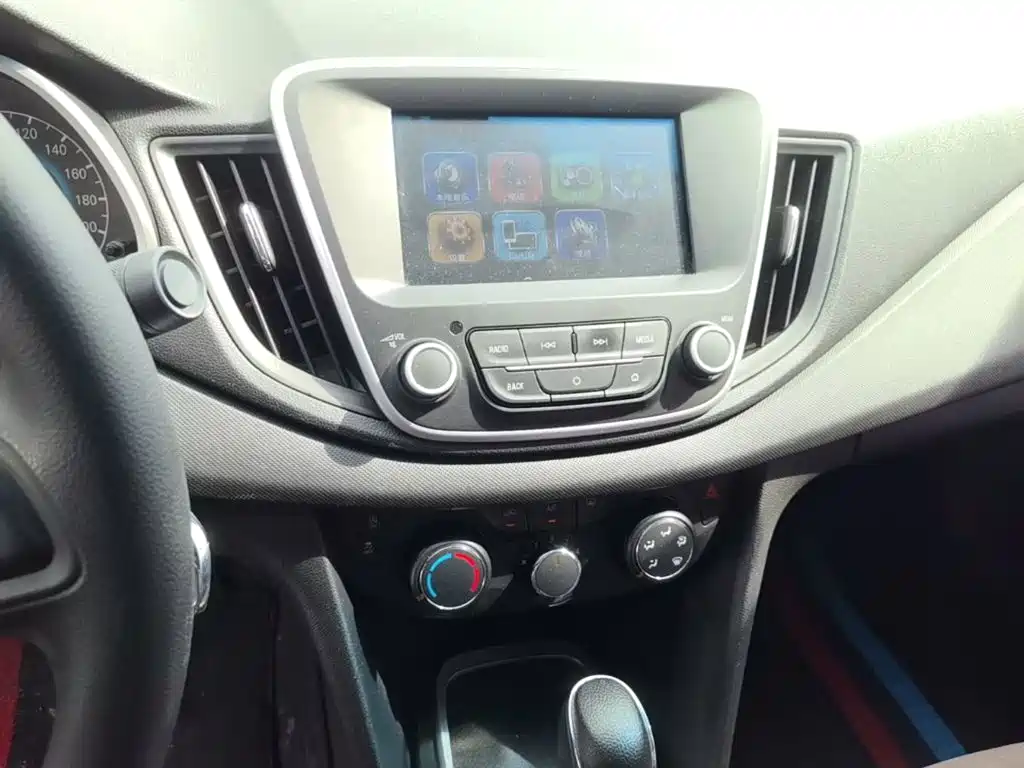 Chevrolet Cavalier 2017 — фото 13