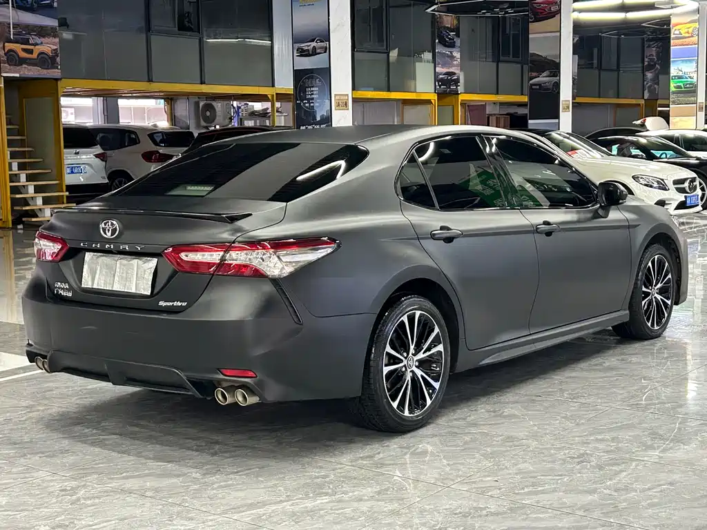 Toyota Camry 2018 — фото 6