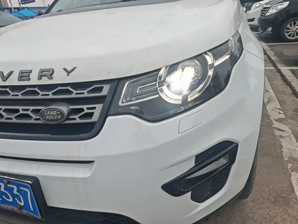 Land Rover Discovery Sport 2017 — фото 24