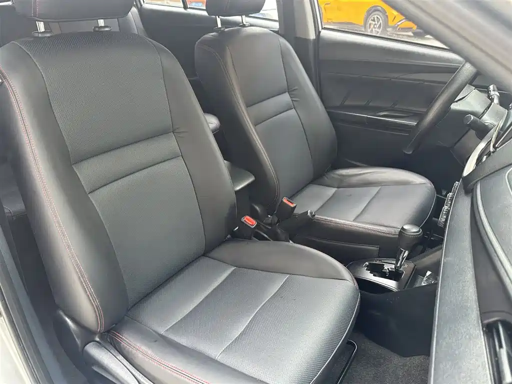 Toyota Yaris L 2021 — фото 14