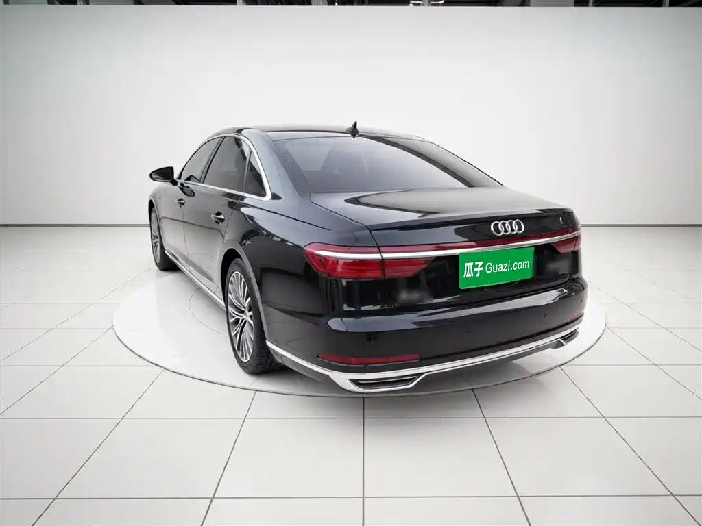 Audi A8 2021 — фото 4