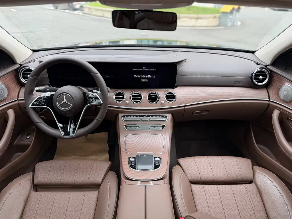 Mercedes-Benz E-Class 2022 — фото 14