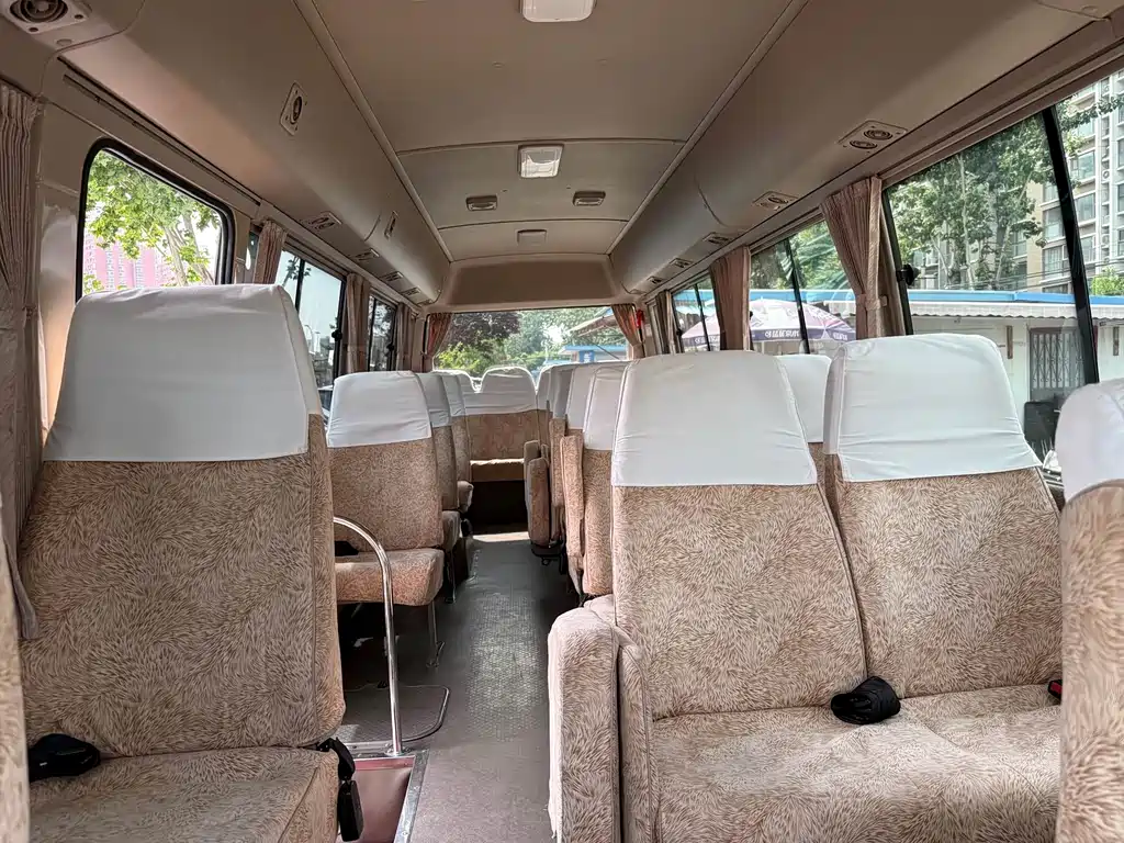 Toyota Coaster 2011 — фото 26
