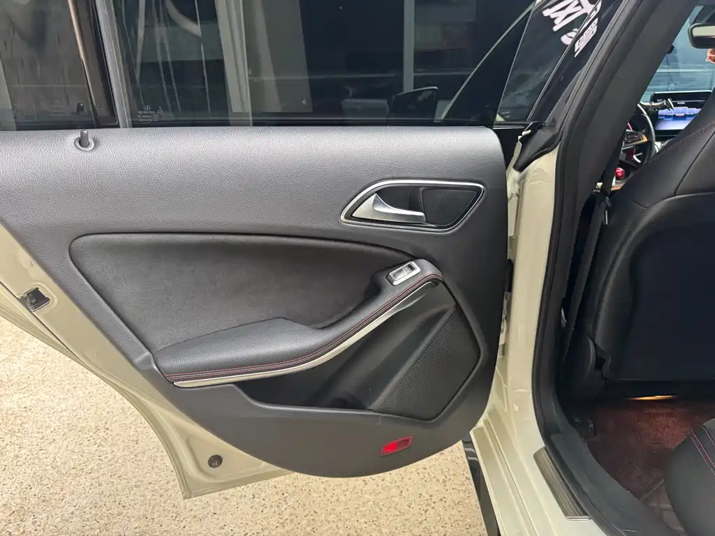 Mercedes-Benz CLA 2018 — фото 30
