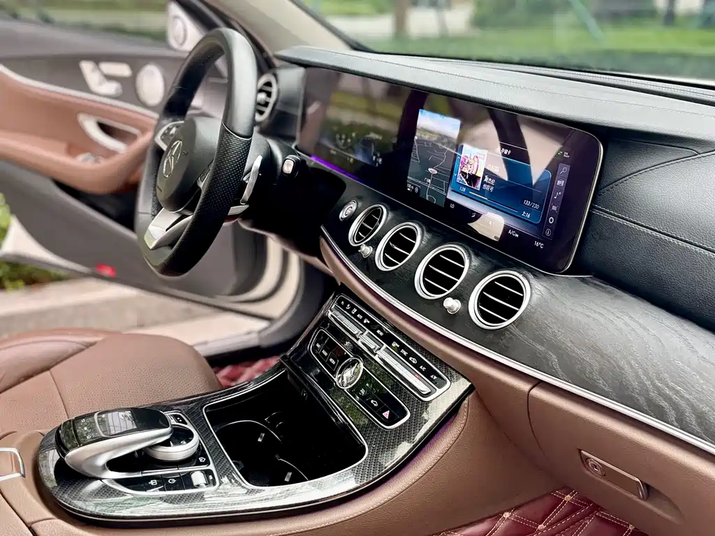 Mercedes-Benz E-Class 2017 — фото 12