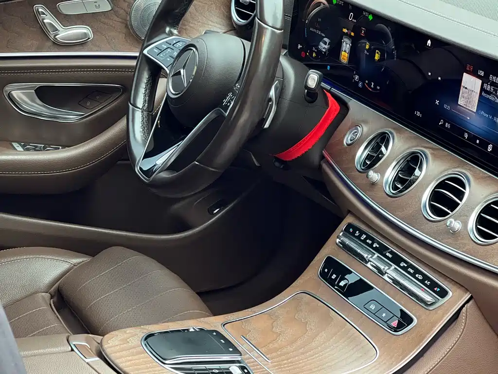 Mercedes-Benz E-Class 2022 — фото 17