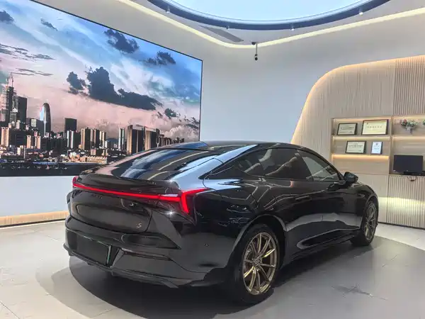 Neta S 2022