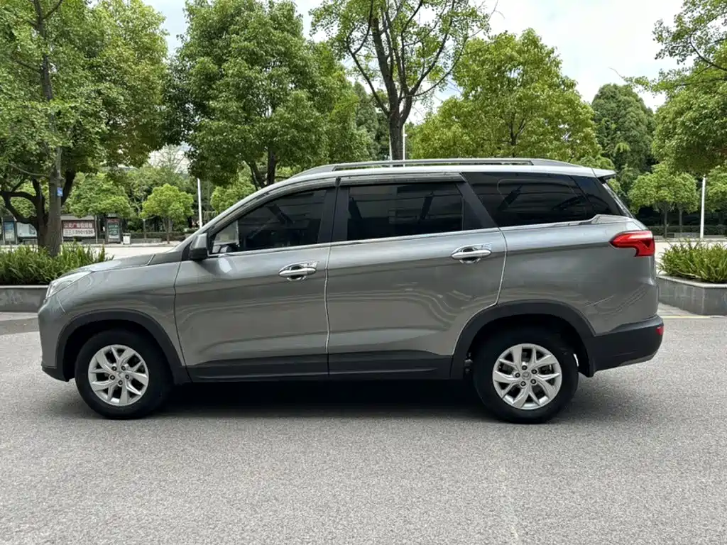 Wuling Hongguang S3 2020 — фото 3