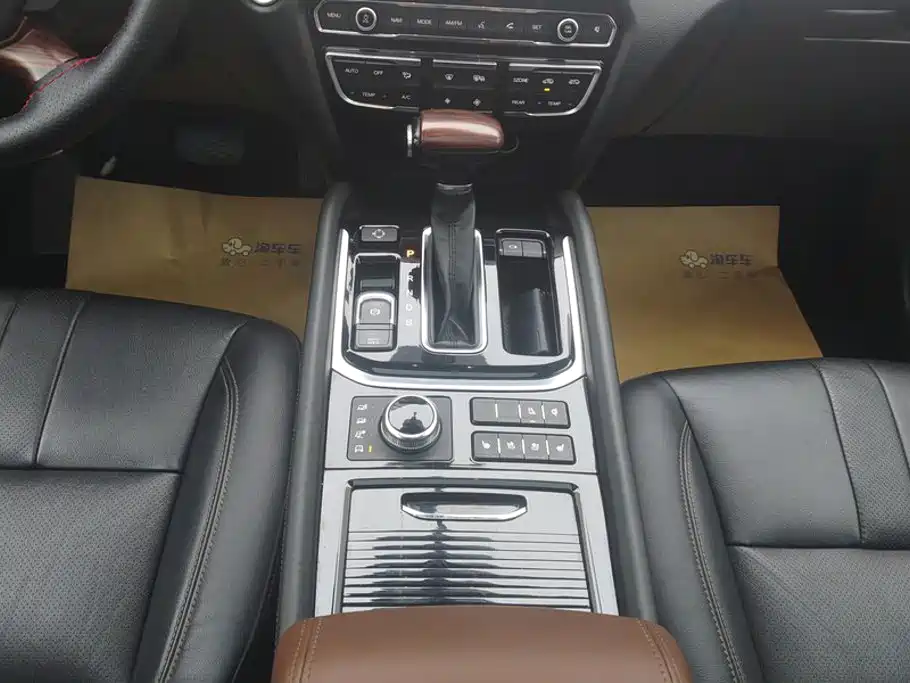 GAC Trumpchi GS8 2018 — фото 16