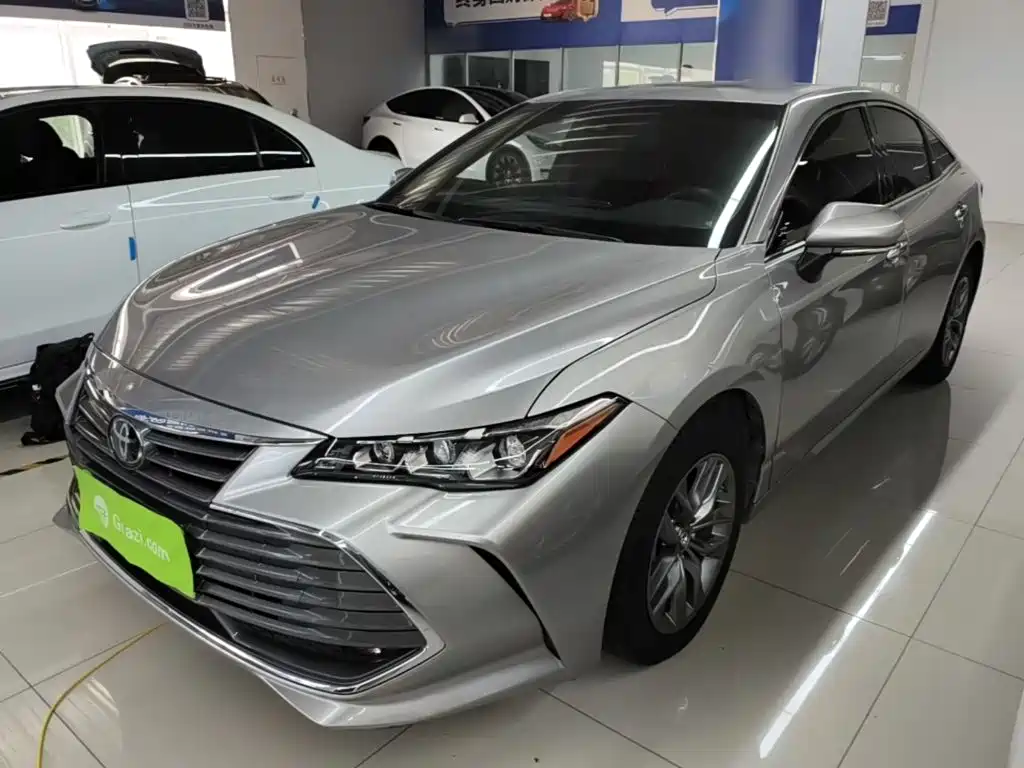 Toyota Avalon 2022 — фото 1