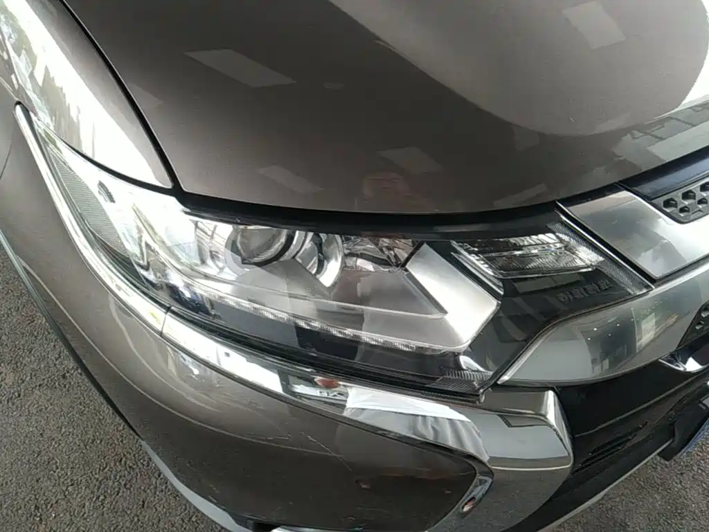 Mitsubishi Outlander 2020 — фото 13