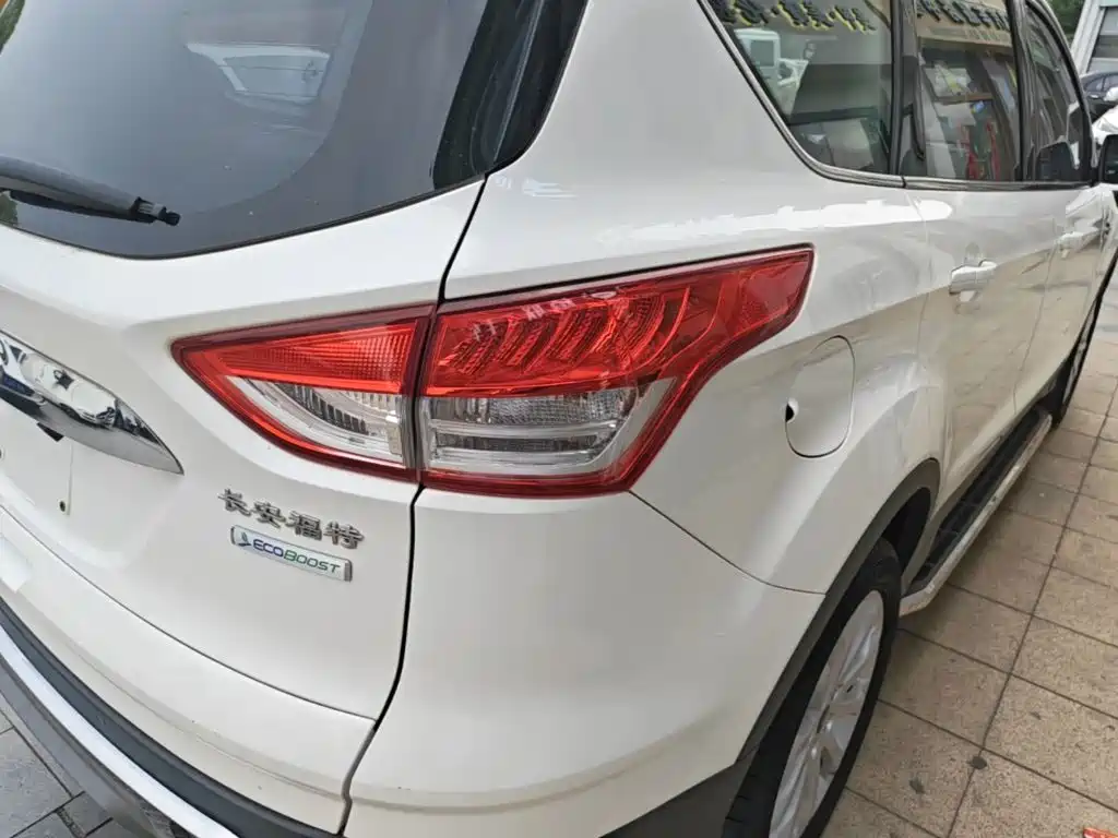 Ford Kuga 2016 — фото 8