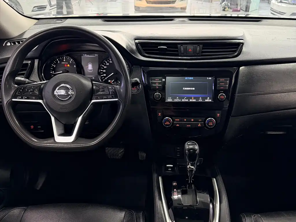 Nissan X-Trail 2017 — фото 12