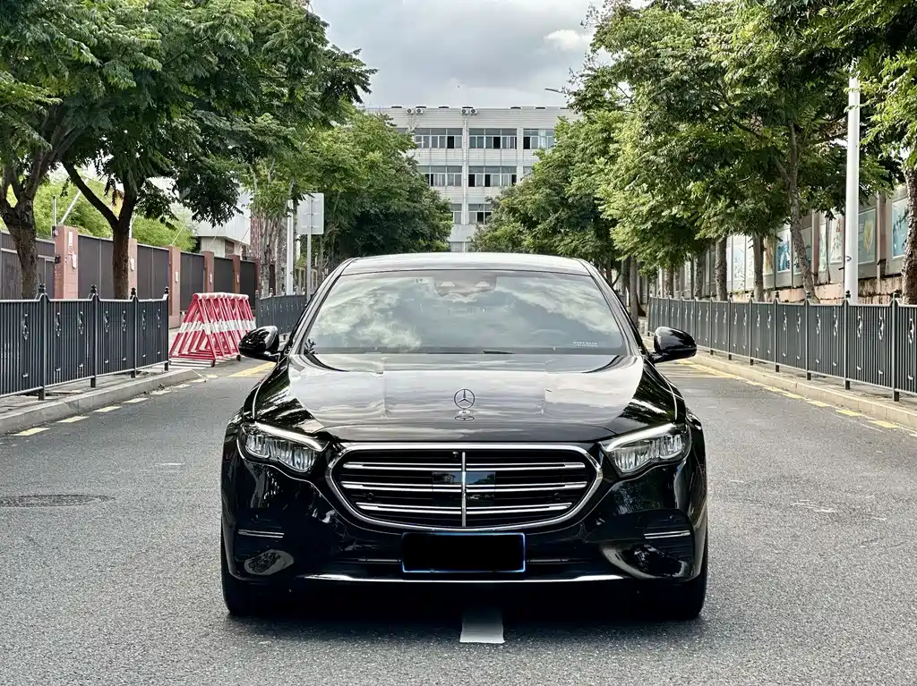 Mercedes-Benz E-Class 2024