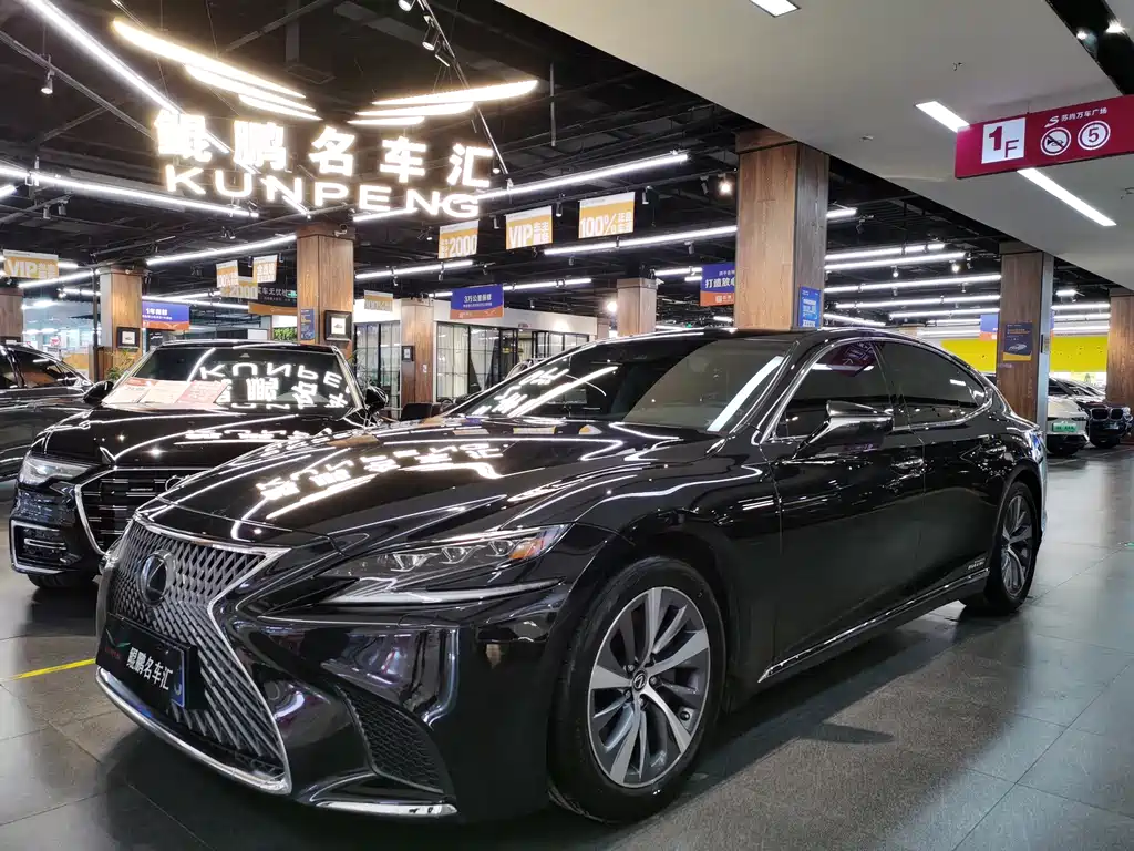 Lexus LS 2020 — фото 1