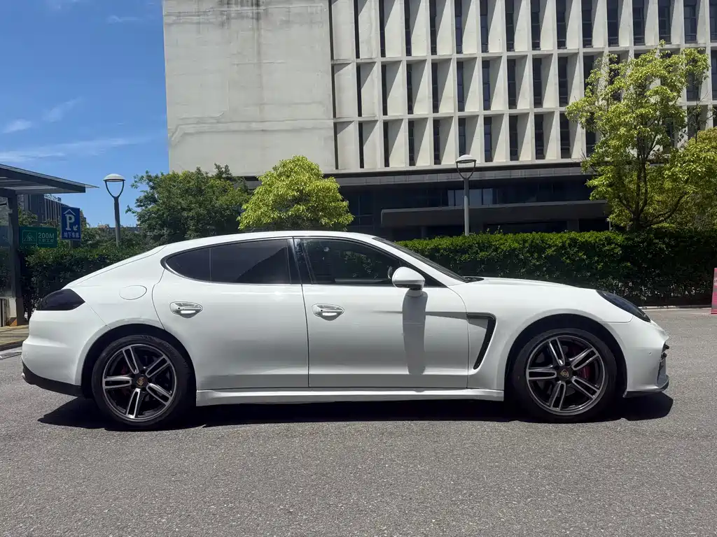 Porsche Panamera 2015 — фото 4