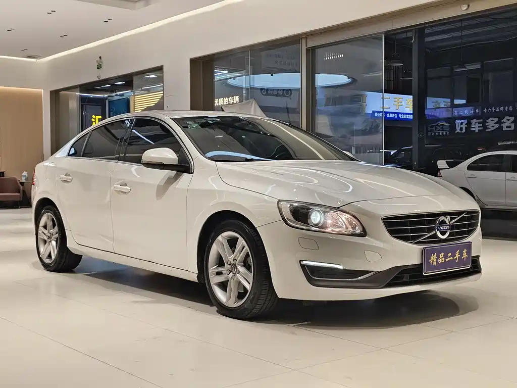 Volvo S60 2016 — фото 3