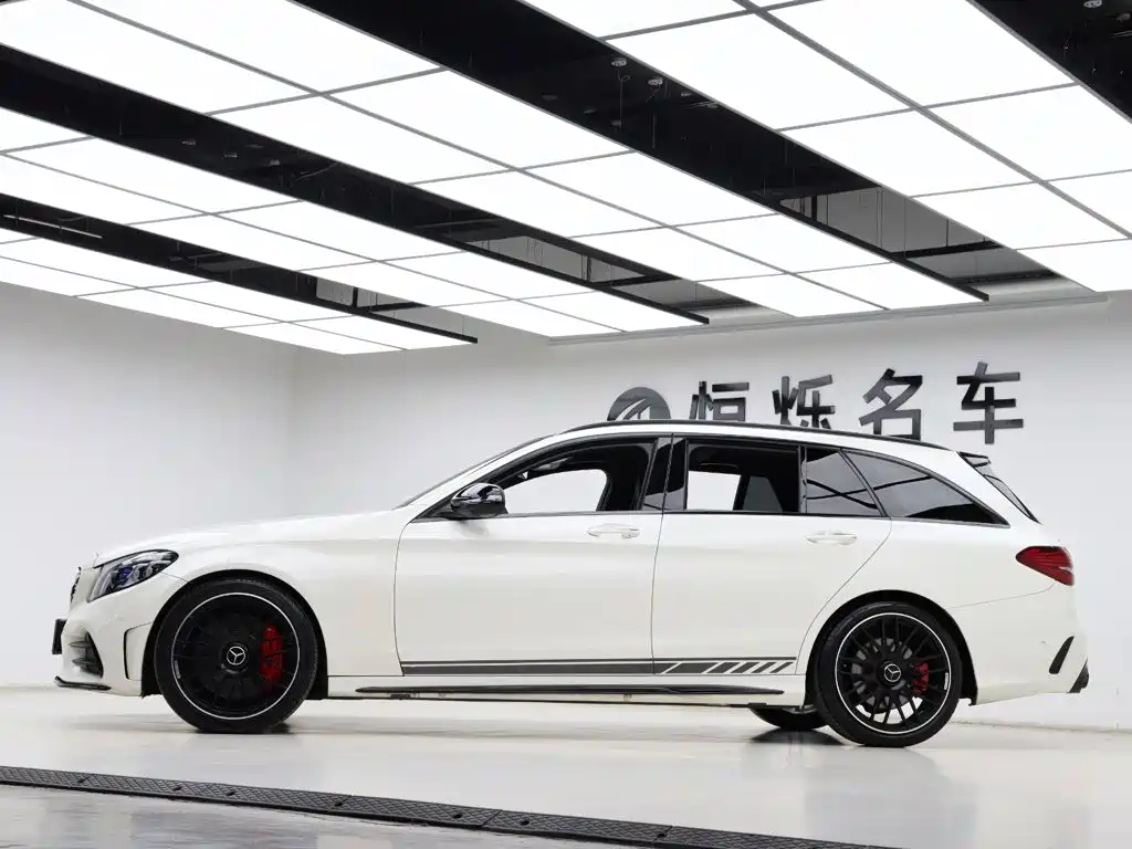 Mercedes-Benz C-Class AMG 2020 — фото 32