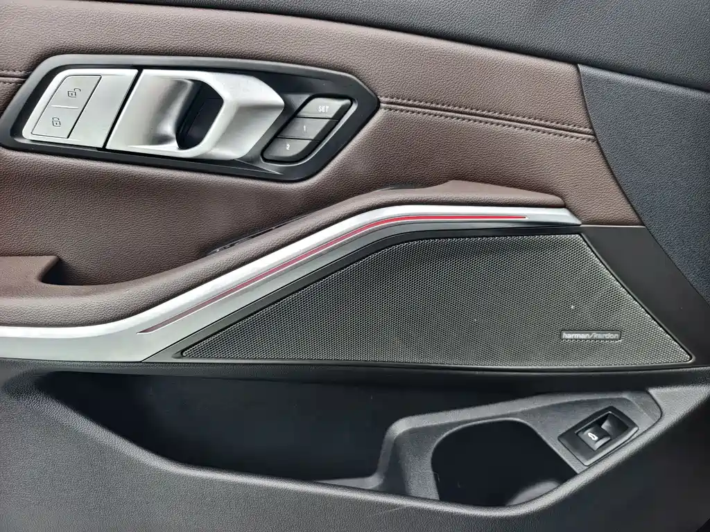 BMW 3 Series 2022 — фото 14