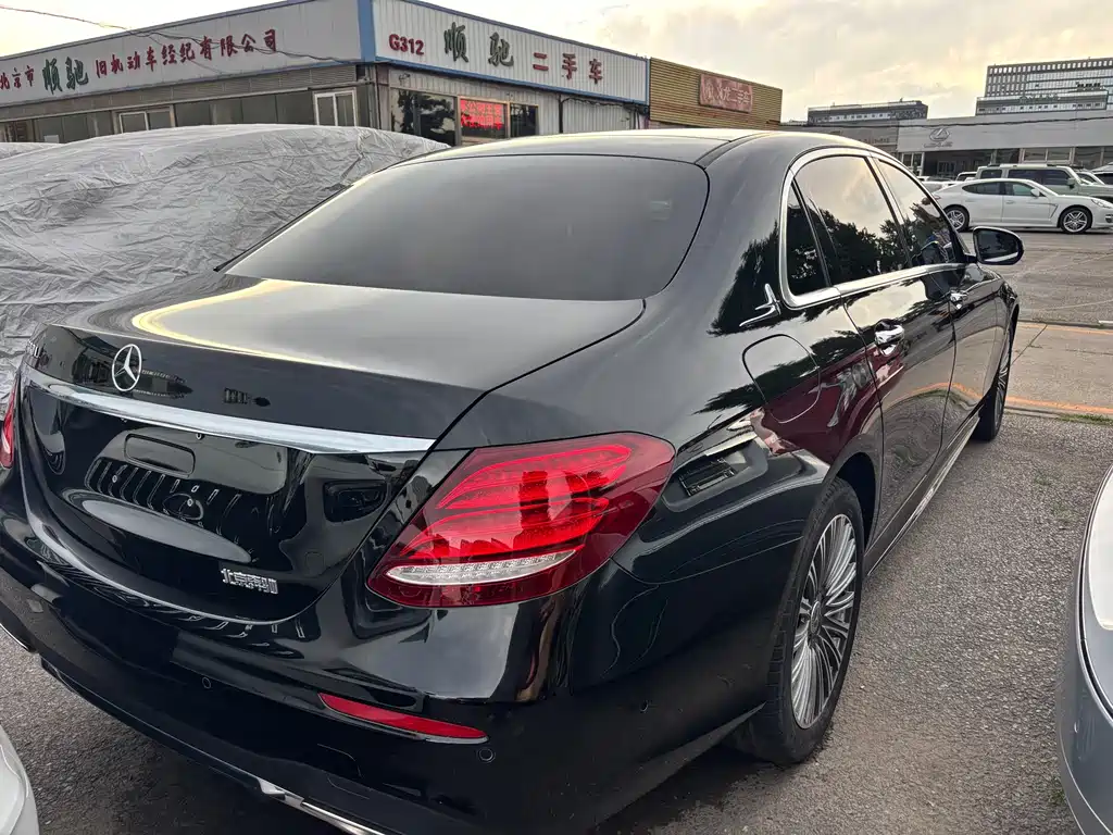 Mercedes-Benz E-Class 2018 — фото 11
