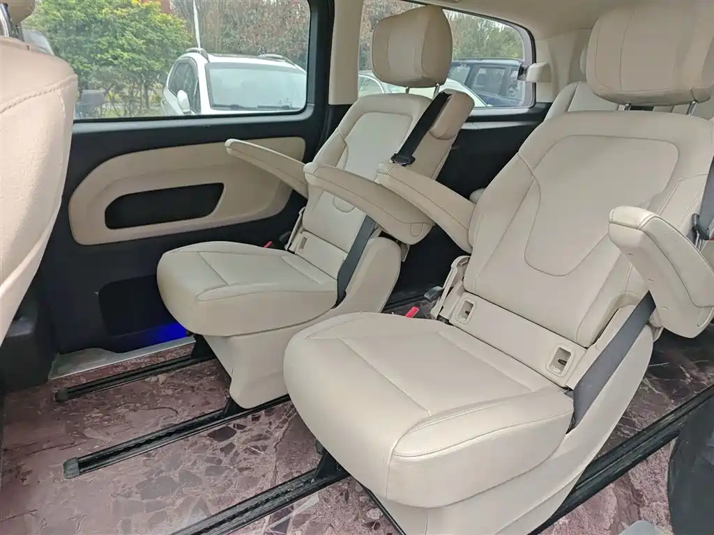 Mercedes-Benz Vito 2022 — фото 17