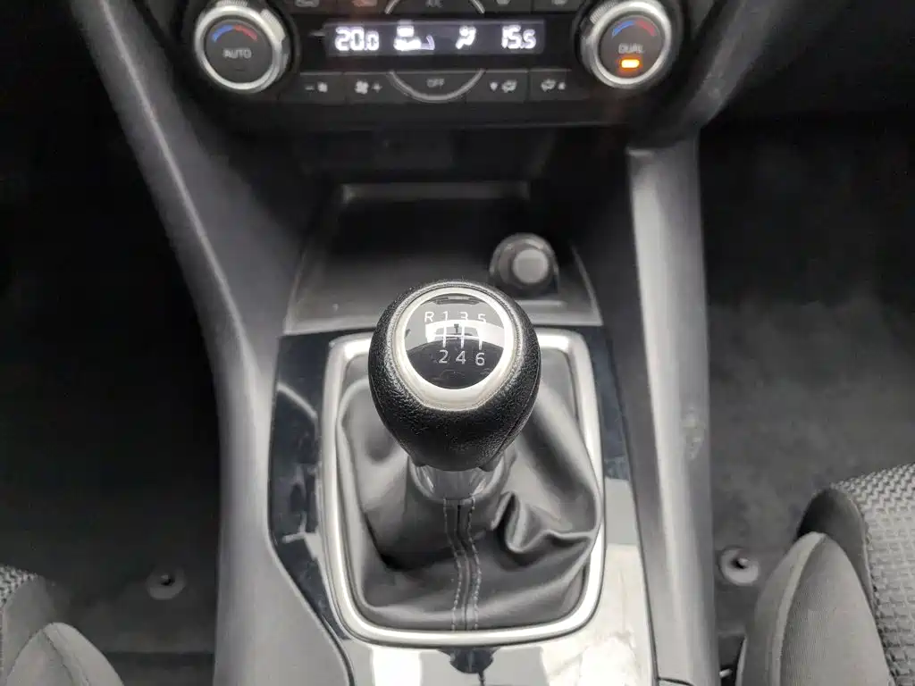 Mazda 3 Axela 2017 — фото 13