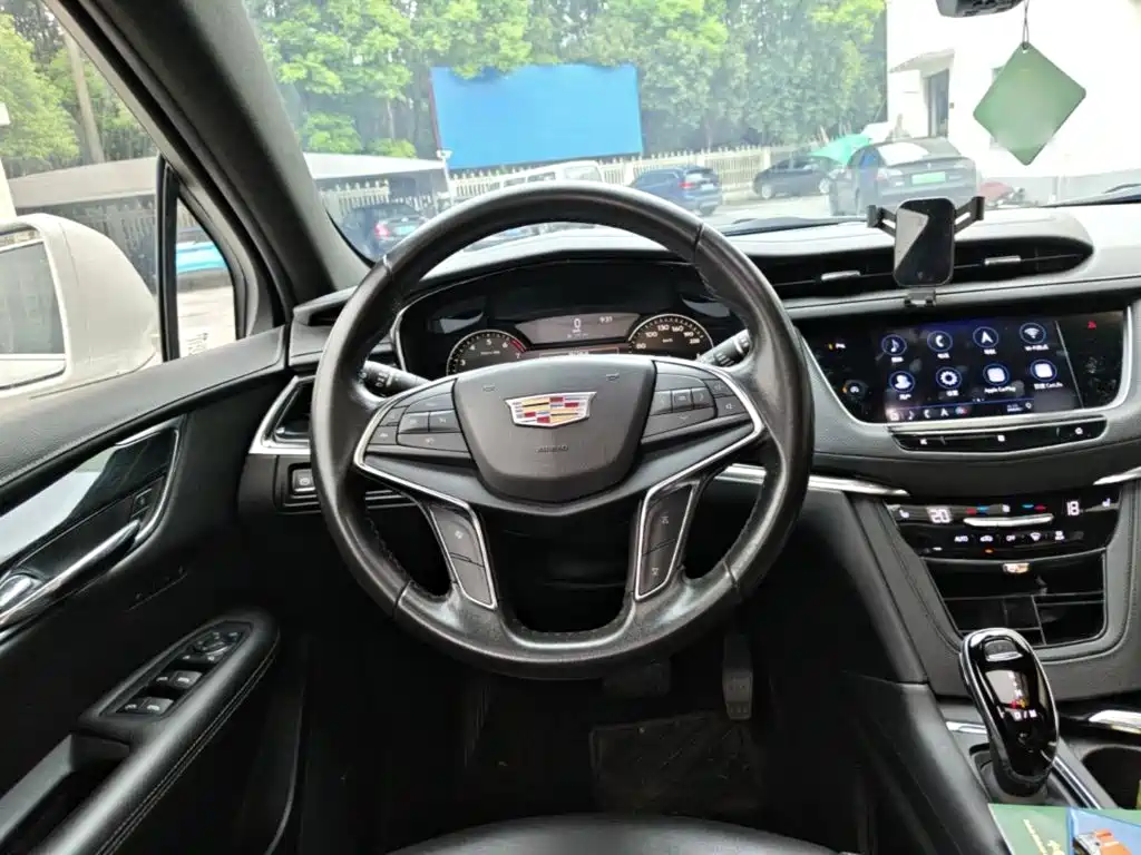 Cadillac XT5 2020 — фото 11