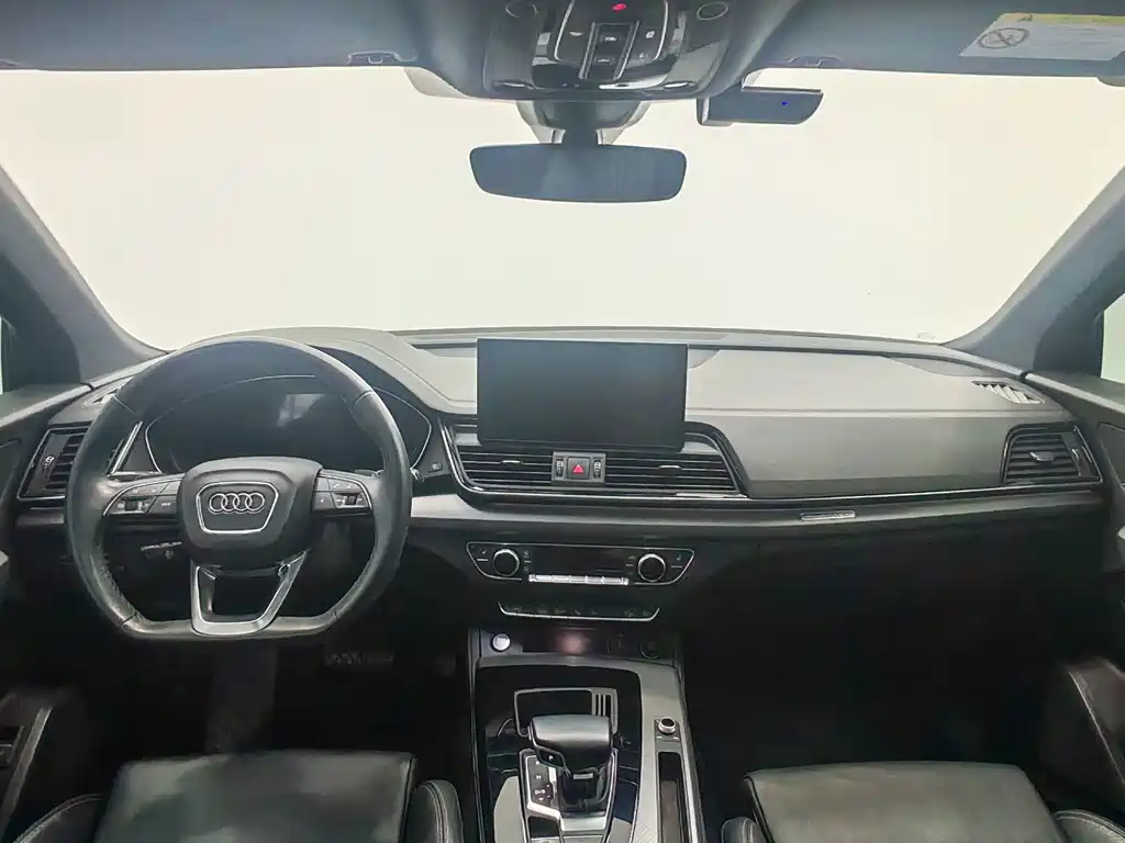 Audi Q5L 2023 — фото 10