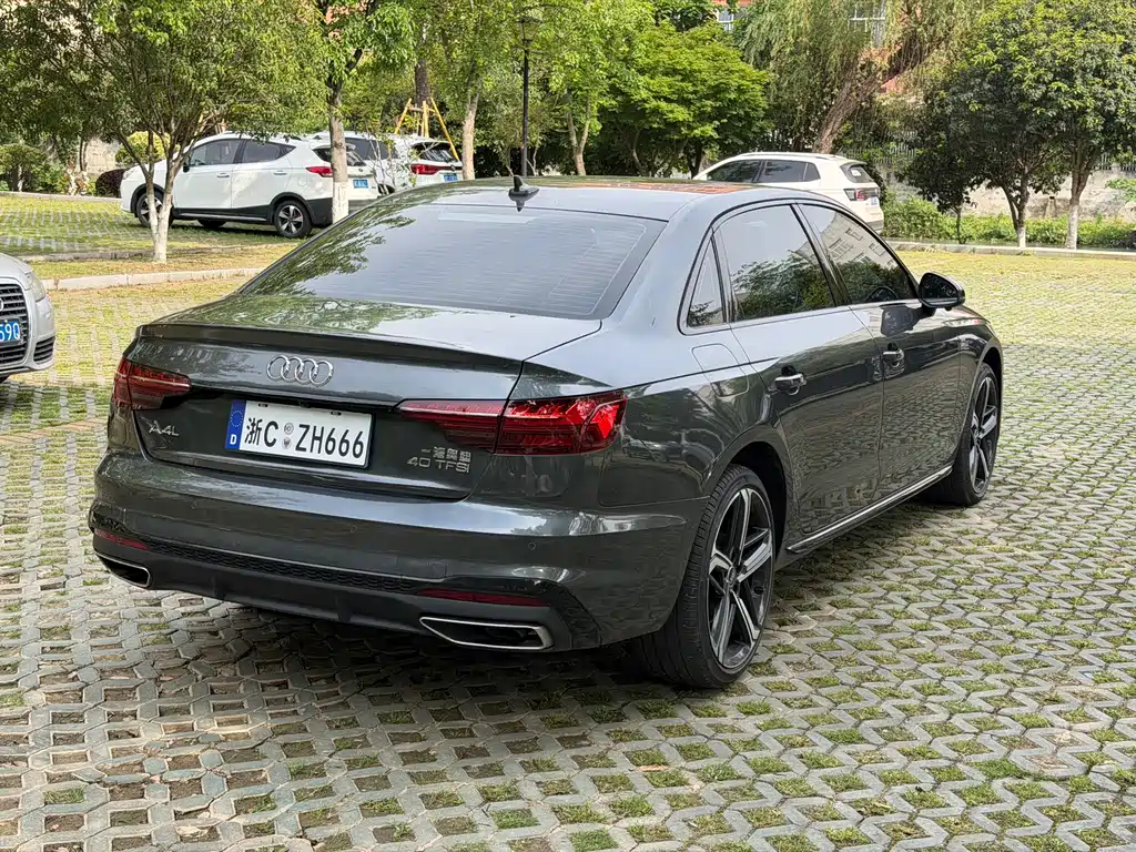 Audi A4L 2025 — фото 19