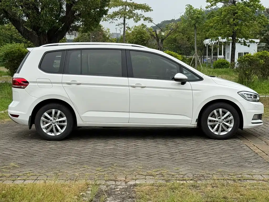 Volkswagen Touran 2016 — фото 10