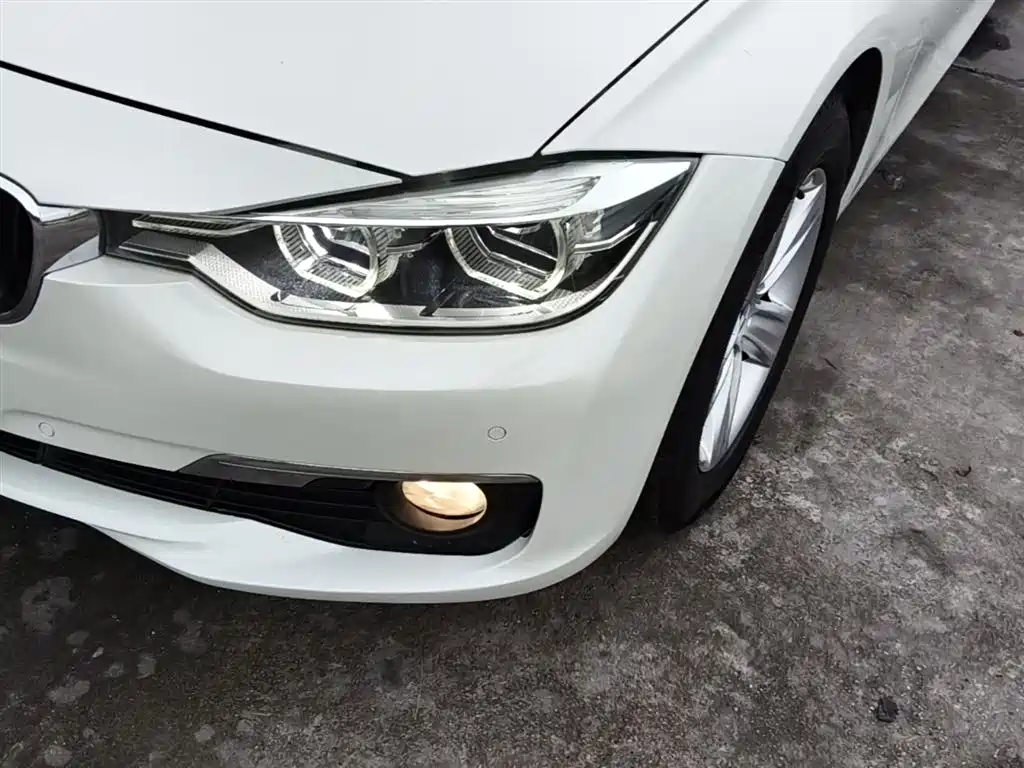 BMW 3 Series 2016 — фото 24